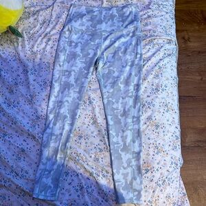 White and gray camo leggings sz MEDIUM - LegEnd